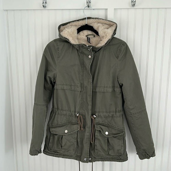 H&M Jackets & Blazers - H&M Sherpa lined jacket size 2 (XS)
